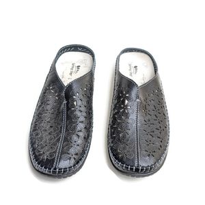 Spring Step black Parre Clogs